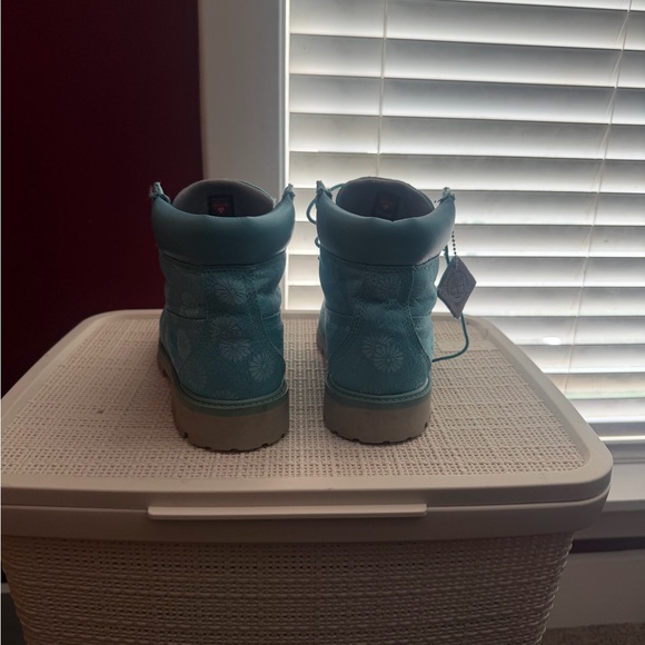 Timberland Kids Aqua Floral Boots - Picture 3 of 8